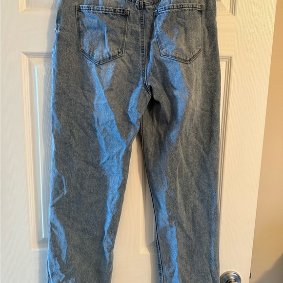 Kensie Women's Gray Straight Leg Jeans - Picture 4 of 9